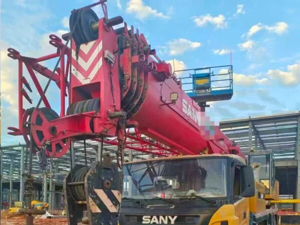 ONE UNIT SANY 50-TON TRUCK CRANE (Right side)