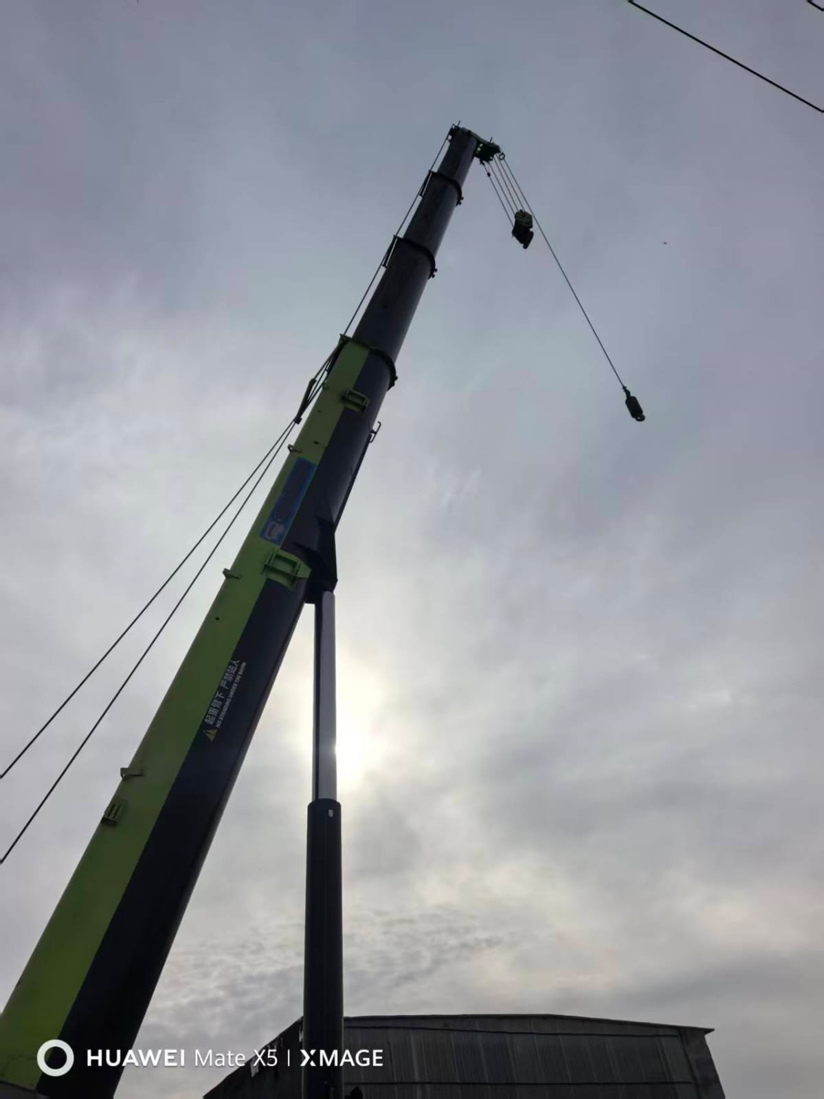 ONE UNIT ZOOMLION 110-TON TRUCK CRANE - Image 16