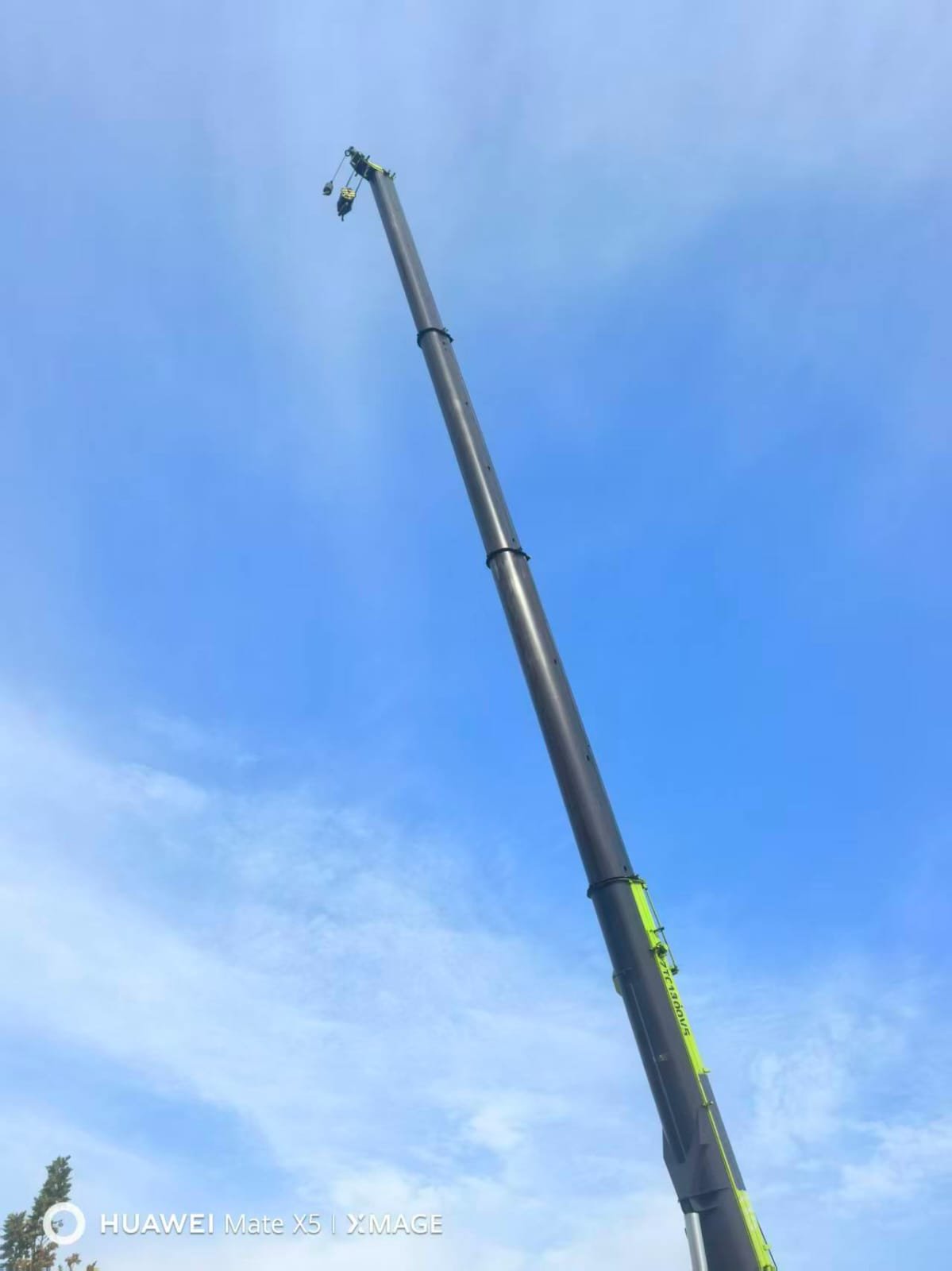 ONE UNIT ZOOMLION 110-TON TRUCK CRANE - Image 19