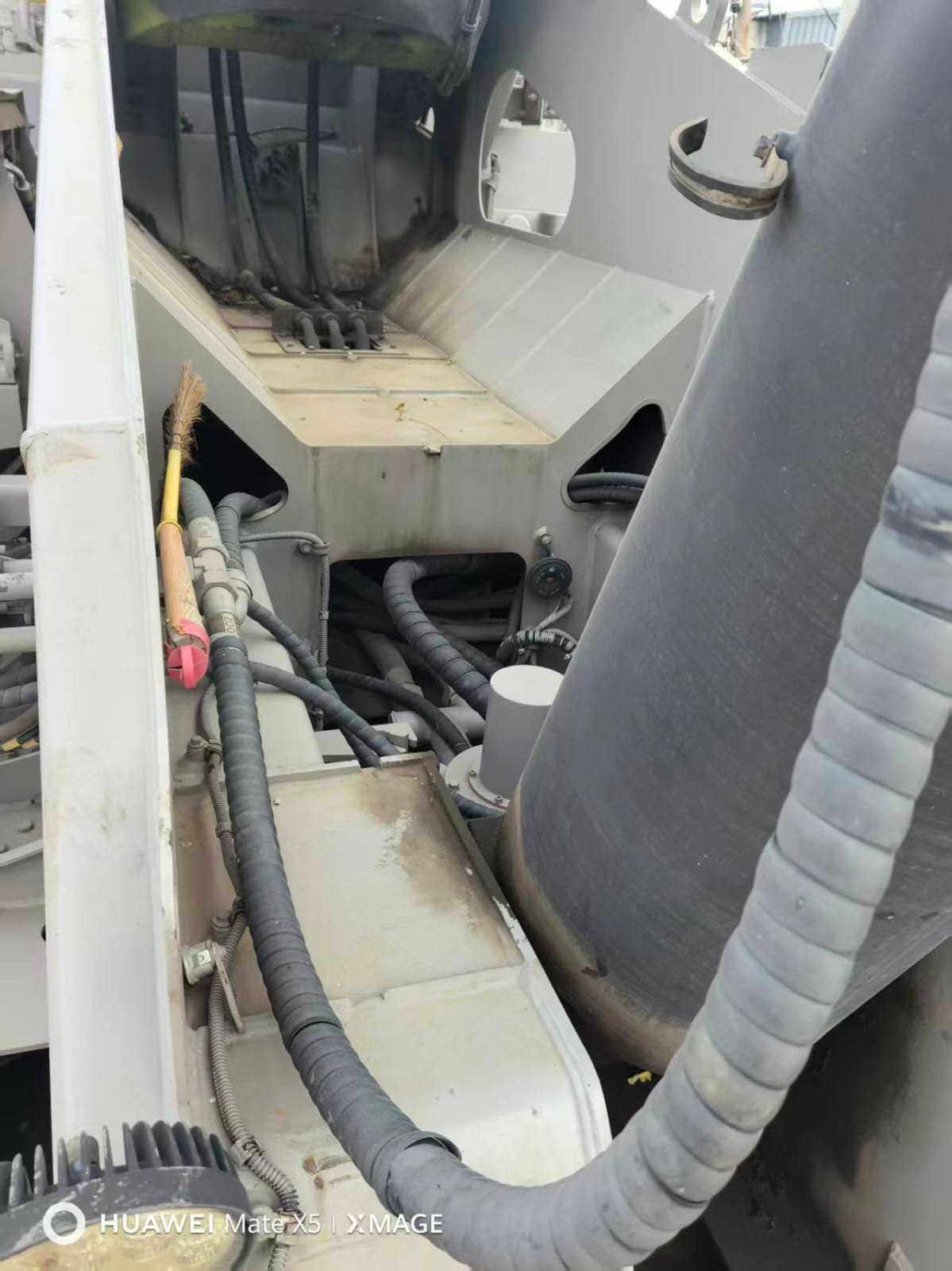 ONE UNIT ZOOMLION 100T TRUCK CRANE - Image 10