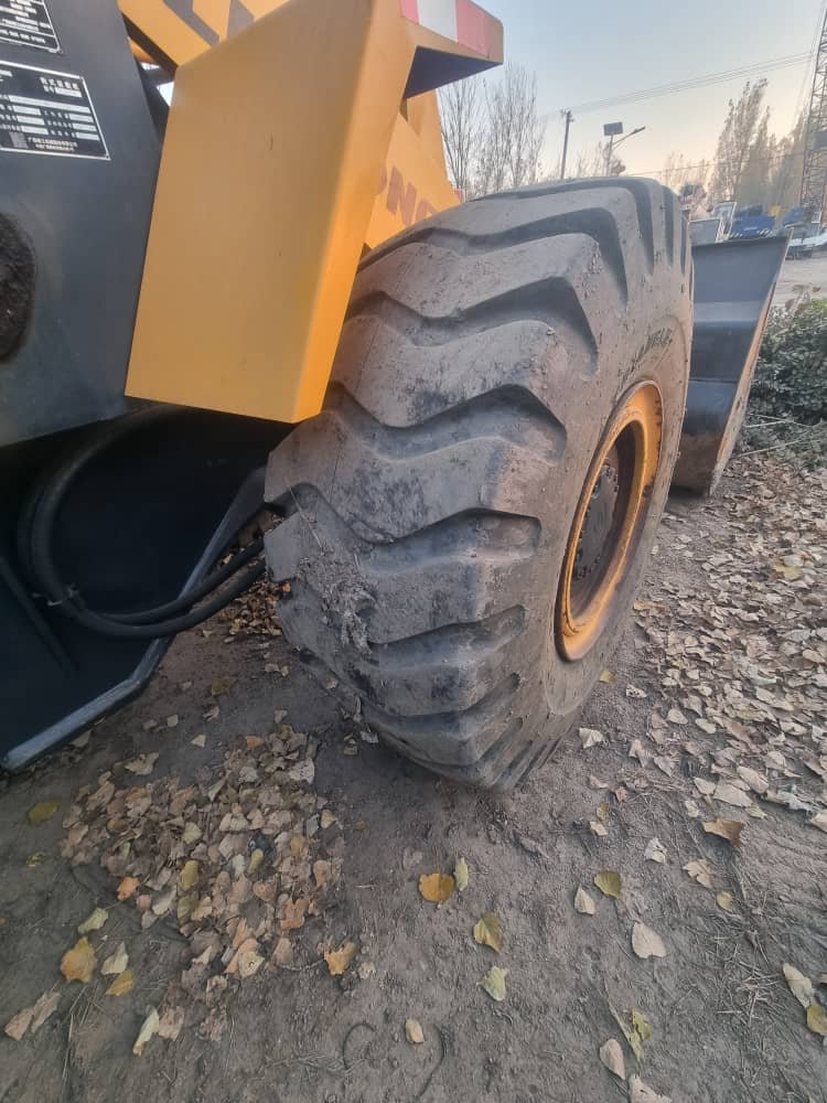 Wheel Loader - Image 4