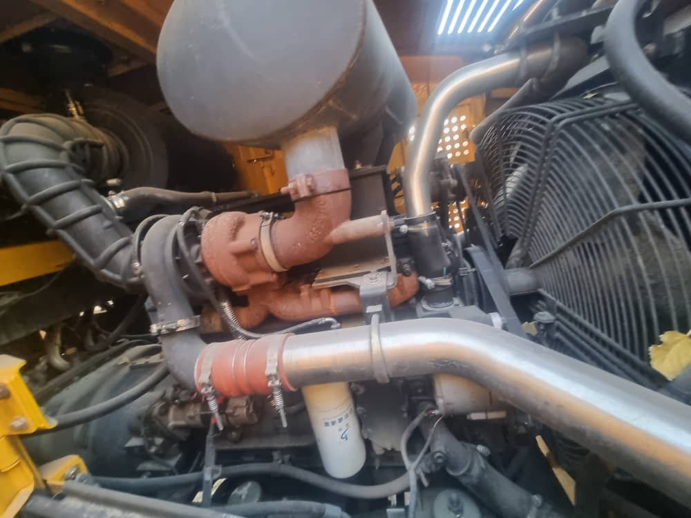 Wheel Loader - Image 11