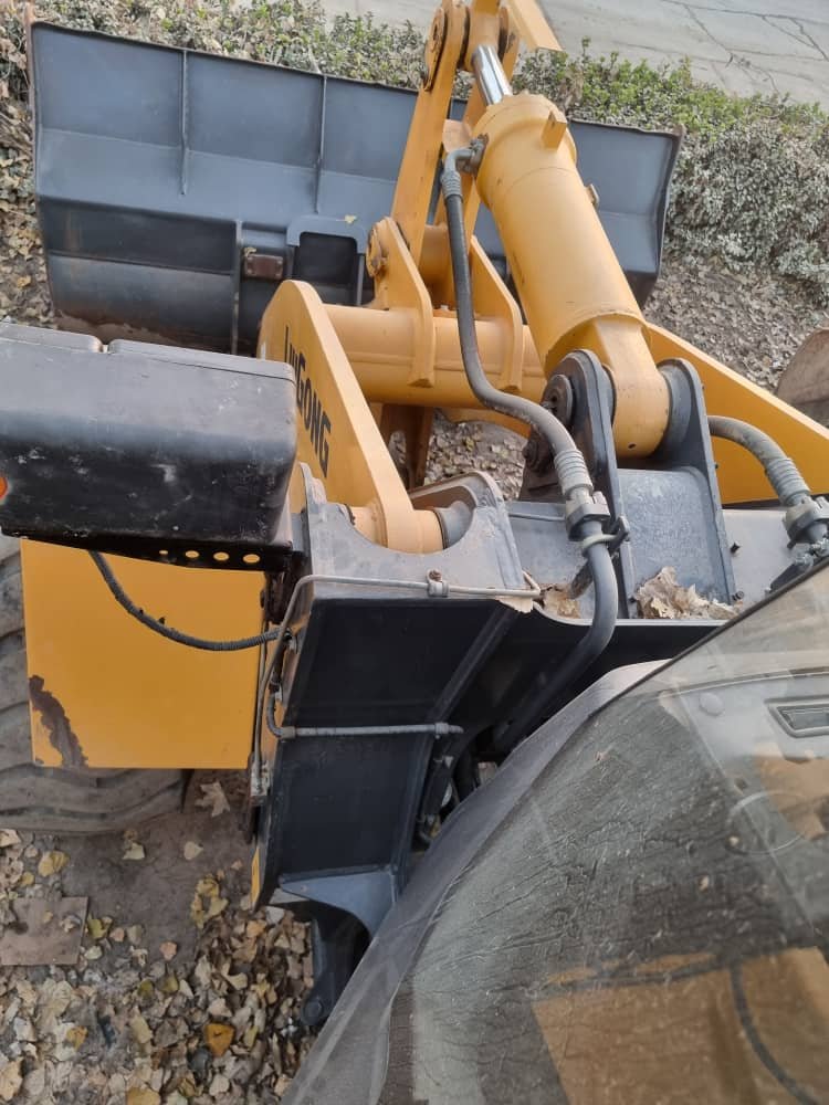Wheel Loader - Image 22