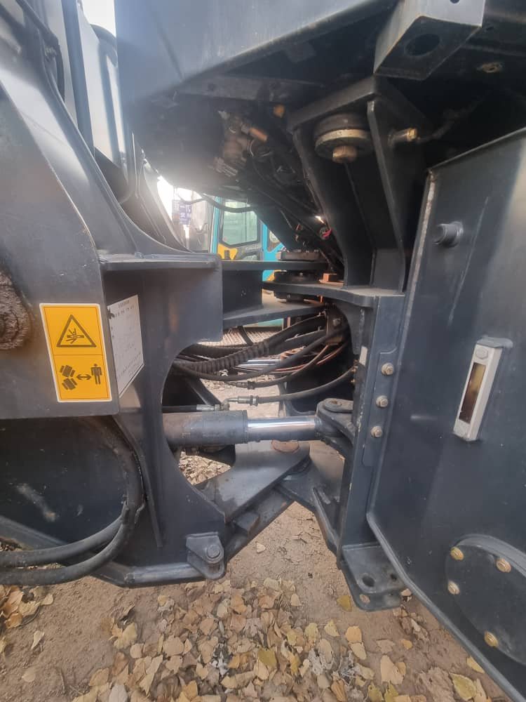 Wheel Loader - Image 25