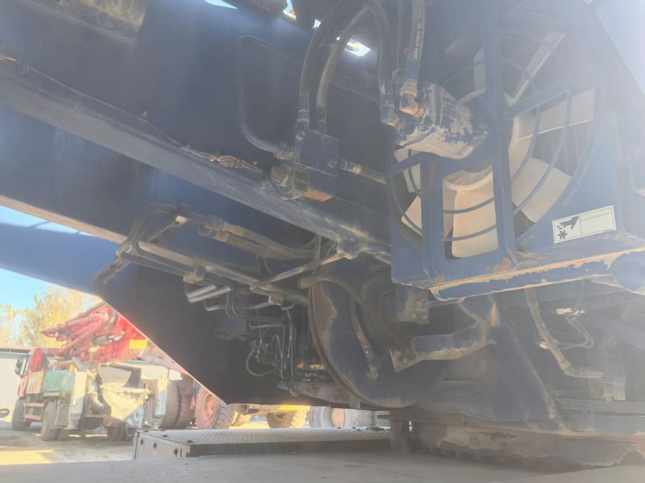 35T TRUCK CRANE - Image 2