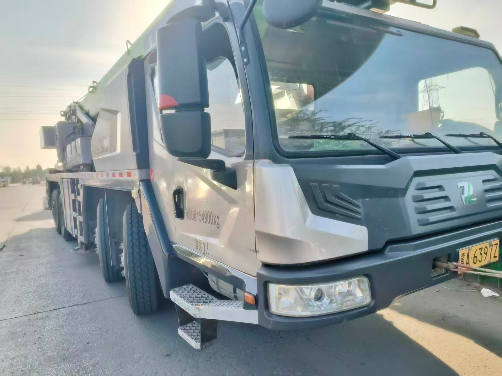 ONE UNIT ZOOMLION 110-TON TRUCK CRANE - Image 2