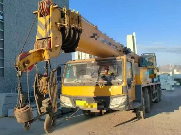 ONE UNIT XCMG 70T TRUCK CRANE